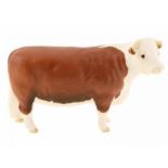 Porseleinen beeld: Hereford Cow, model 1360 mat, gemerkt Beswick -10,8 cm hoog-