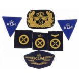Klein lot bestaande uit circa zeven emblemen KLM, diverse periodes
