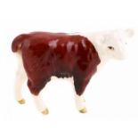 Porseleinen beeld: Hereford Calf, model 1827C, gemerkt Beswick -7,6 cm hoog-