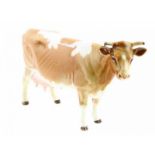 Porseleinen beeld: Guernsey Cow, model 1248A, Horns and ears separate, gemerkt Beswick -10,8 cm