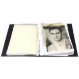 Circa 35 fotoprints met voorstelling van diverse filmsterren, waaronder: John Gilbert, Edmund