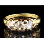 18kt geelgouden rijring gezet met drie roosgeslepen diamanten in open zetting - ringmaat 50 mm -