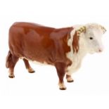 Porseleinen beeld: Hereford Bull, model 949, gemerkt Beswick -14,6 cm hoog-