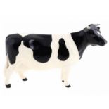 Porseleinen beeld: Friesian Bull, 'Caddington Hilt Bar', model 1439A, gemerkt Beswick -12,1 cm hoog-