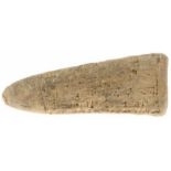 Z.g.n. 'Sumerische kegel'met spijkerschrift, Midden-Oosten, ca. 2000 v. Chr. -13,9 cm-