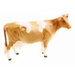 Porseleinen beeld: Guernsey Cow, model 1248A, Horns and ears separate, gemerkt Beswick -10,8 cm