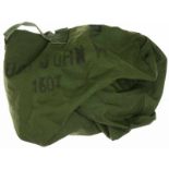 Naoorlogs, duffel bag, circa jaren '80, met SP0 code, gemaakt bij 'Reyes Industries Inc.'