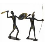 Paar Weens bronzen beeldjes voorstellende Afrikaanse strijders, Hagenauer, Richard Rohac, jaren '
