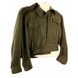 Lot van tweemaal battledress, gemarkeerd 'Battledress Blouse Serge, size 15, Montreal 1945', flink