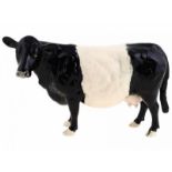 Porseleinen beeld: Belted Galloway Cow, model 4113A, gemerkt Beswick -13,3 cm hoog-