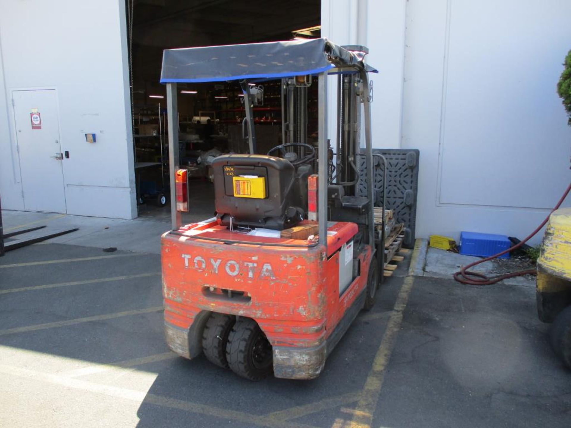 Toyota 5FBE15 Forklift (2,790 lb. capacity) - Image 2 of 3