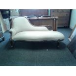 VICTORIAN WALNUT FRAMED CHAISE LONGUE