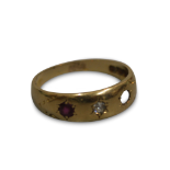 LADIES 18CT GOLD THREE STONE RING