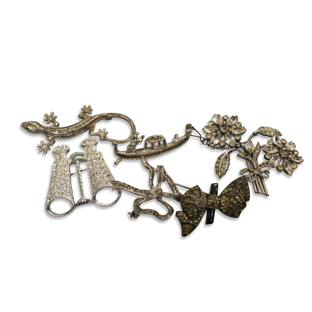 SMALL COLLECTION OF FRENCH PASTE AND MARCASITE BROOCHES