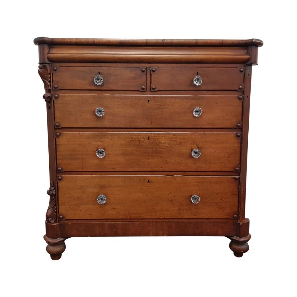 VICTORIAN MAHOGANY CHEST OF DRAWERS