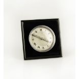 Cartier Table clock, 1939 - Signed Cartier on the dial, numbered 71 Moulded onyx, [...]