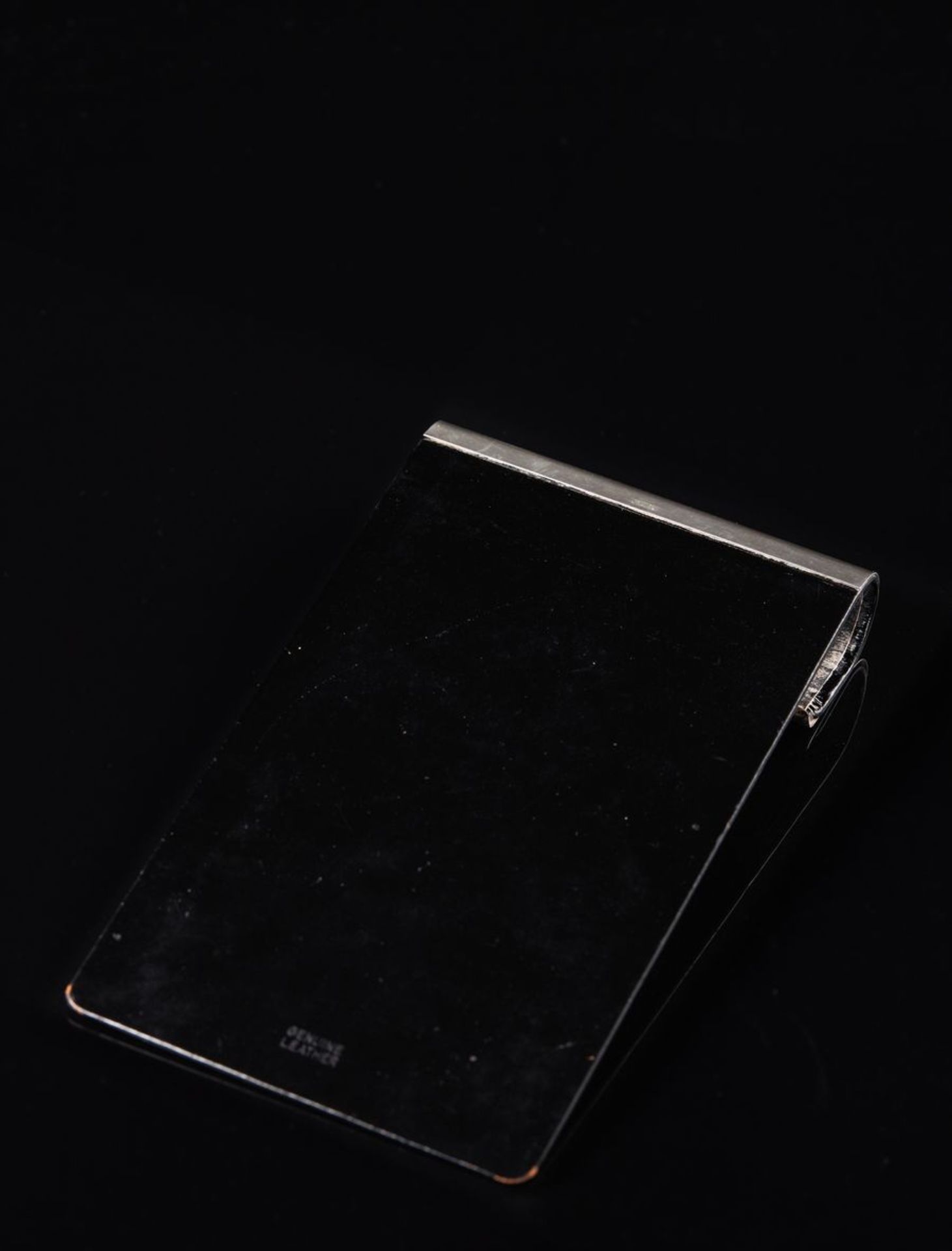 Vintage Cartier Silver Notepad - Silver, leather Marked ‘Cartier Sterling’ 17,5 x [...]