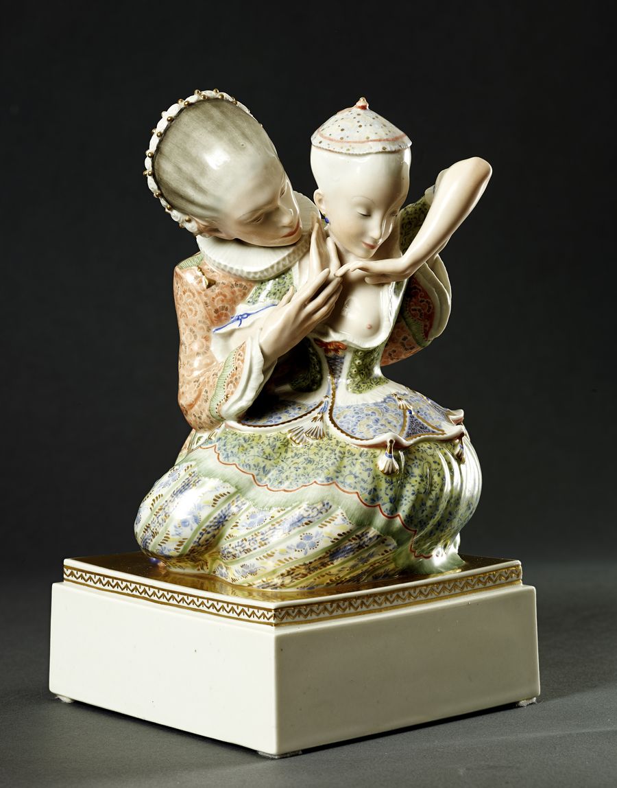 Gerhard HENNING (1880-1967) - Fairytale III Overglaze porcelaine figurine for Royal [...]