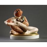 Gerhard HENNING (1880-1967) - Fairytale II, reclining nude Overglaze porcelaine [...]