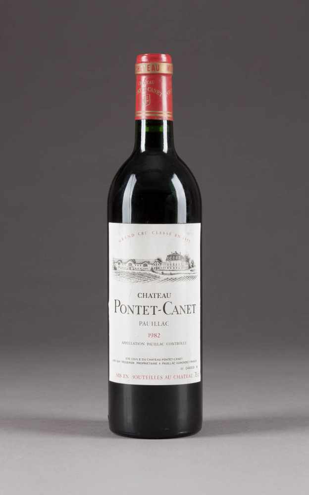 CHÂTEAU PONTET-CANET 1982 PAUILLAC 6 Flaschen, 0,75l; 4 Flaschen (hf), 2 Flaschen (in), bei einer