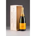 VEUVE CLICQUOT PONSARDIN BRUT CHAMPAGNE 1 Flasche in originaler Holzkiste (ausschließlich Deckel),