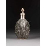 FLASCHE MIT BAMBUSDEKOR China, Republik-Zeit Glas, Silber. H. 24,8 cm. Gemarkt (unleserlich), '