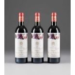 CHÂTEAU MOUTON ROTHSCHILD 1992 PAUILLAC 3 Flaschen, 0,75l (hf), bei einer Flasche: Etikett min.