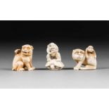 DREI NETSUKE Japan, um 1900 Elfenbein, geschnitzt. H. 3,9 cm-4,5 cm. Teils sign. 'Nakayama', '