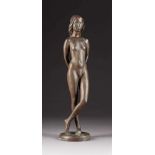 HEINZ SPILKER1927 Herford/ElverdissenStehendes Mädchen Bronze, hell, teils grün patiniert. H. 52 cm.