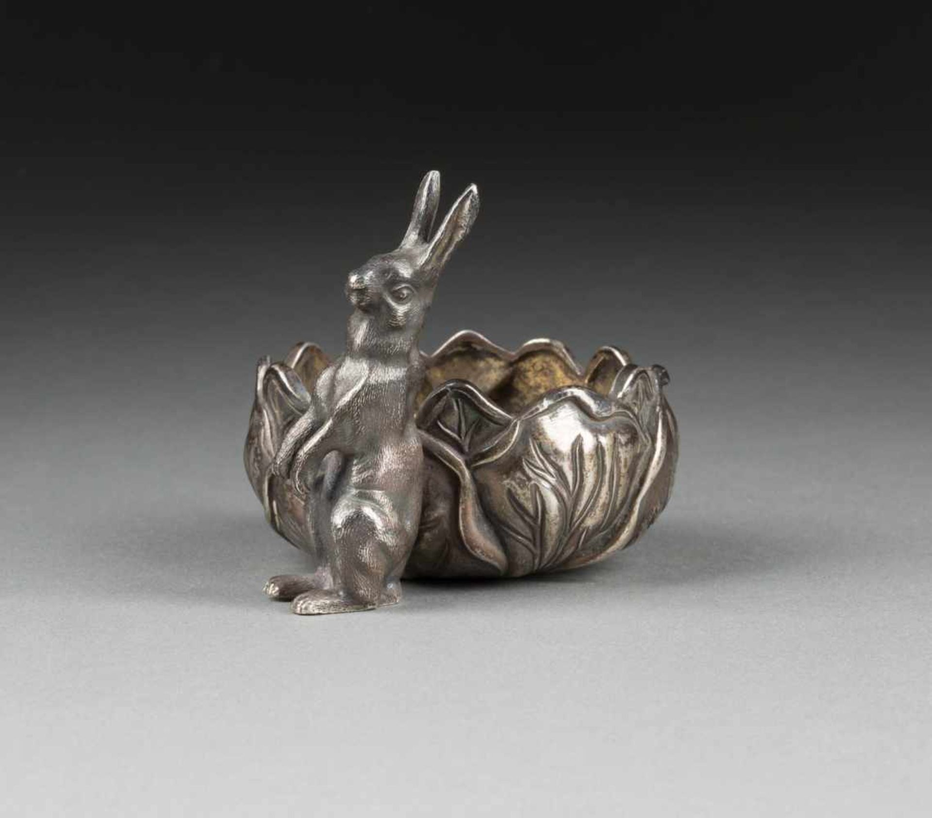 KOWSCH MIT HASENHENKEL Russland, Moskau, Gustav Klingert, 1908-1917 Silber, teils graviert. L. 9 cm,