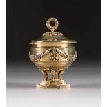 VERMEIL-KAVIARSCHALE Russland, Moskau, 1825 Silber, vergoldet. H. 11 cm, 245 g. Punziert mit