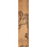 RASTENDER MANN UNTER EINER KIEFER China, 20. Jh. Tusche und Aquarell auf Papier. Ca. 167 cm x 39 cm.