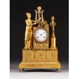 GROSSE EMPIRE-PENDULE 'ALLEGORIE DER MUSIK' Frankreich, Paris, Henry Fort, um 1815 Bronze,