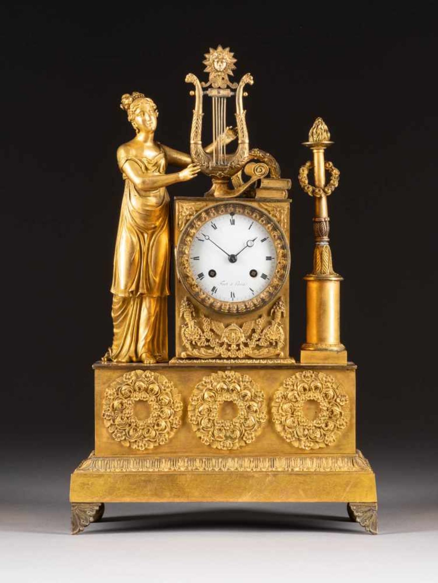 GROSSE EMPIRE-PENDULE 'ALLEGORIE DER MUSIK' Frankreich, Paris, Henry Fort, um 1815 Bronze,