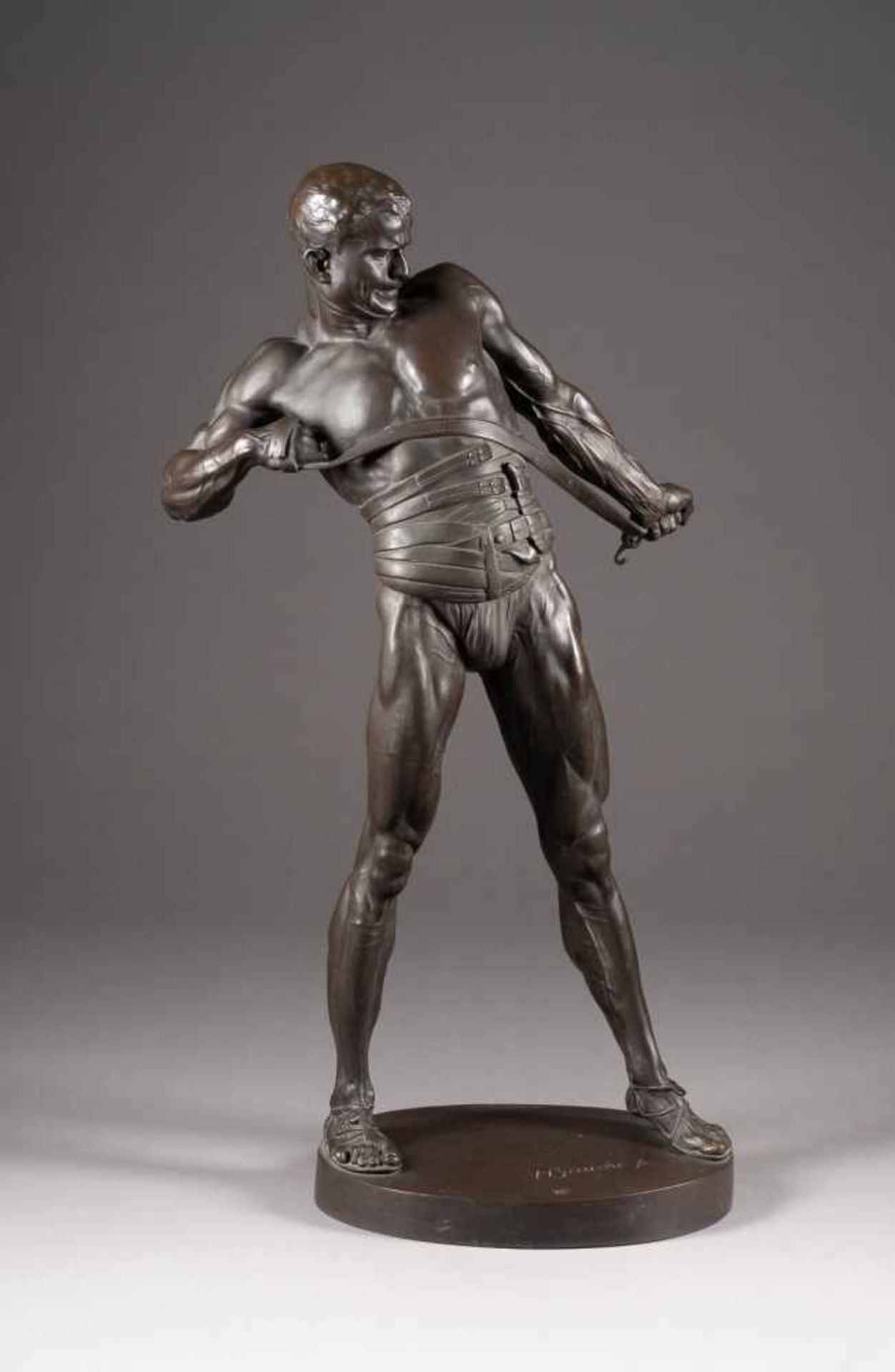 HEINRICH BAUCKE1875 Düsseldorf - 1915 RatingenMonumentale Figur eines Gladiators Bronze, braun