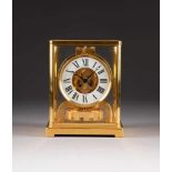 TISCHUHR 'ATMOS' Schweiz, Jaeger LeCoultre, 20. Jh. Messing, vergoldet, Plexiglas. H. 22 cm. Auf dem