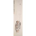 ROLLBILD: DARTSELLUNG VOM UNSTERBLICHEN LI TIEGUAI China, 20. Jh. Tusche. 139 cm x 34 cm. Bez. '