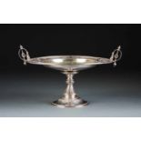 GROSSE TAZZA Bremen, Wilkens & Söhne, 1877 Silber, teils vergoldet. H. 18 cm, 509 g. Punziert mit