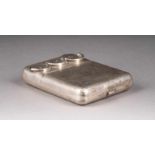 KLEINGELD-ETUI Russland, Moskau, 1908-1917 Silber. L. 8,8 cm, 141 g. Punziert mit Marke der