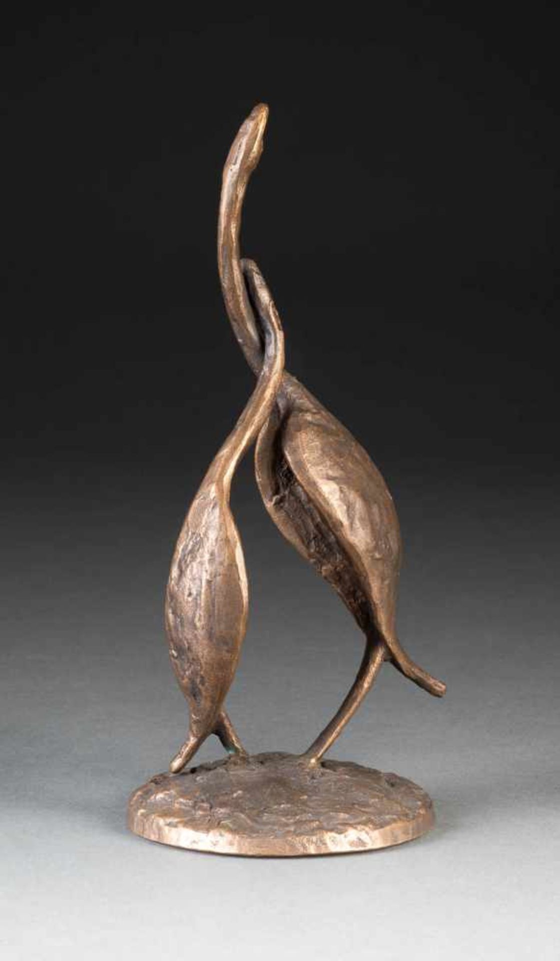 MARIANNE KISSELBACH1913 Cologne - 2005 ibid. TWO CRANES Bronze, part. with brown patina. H. 21,5 cm.