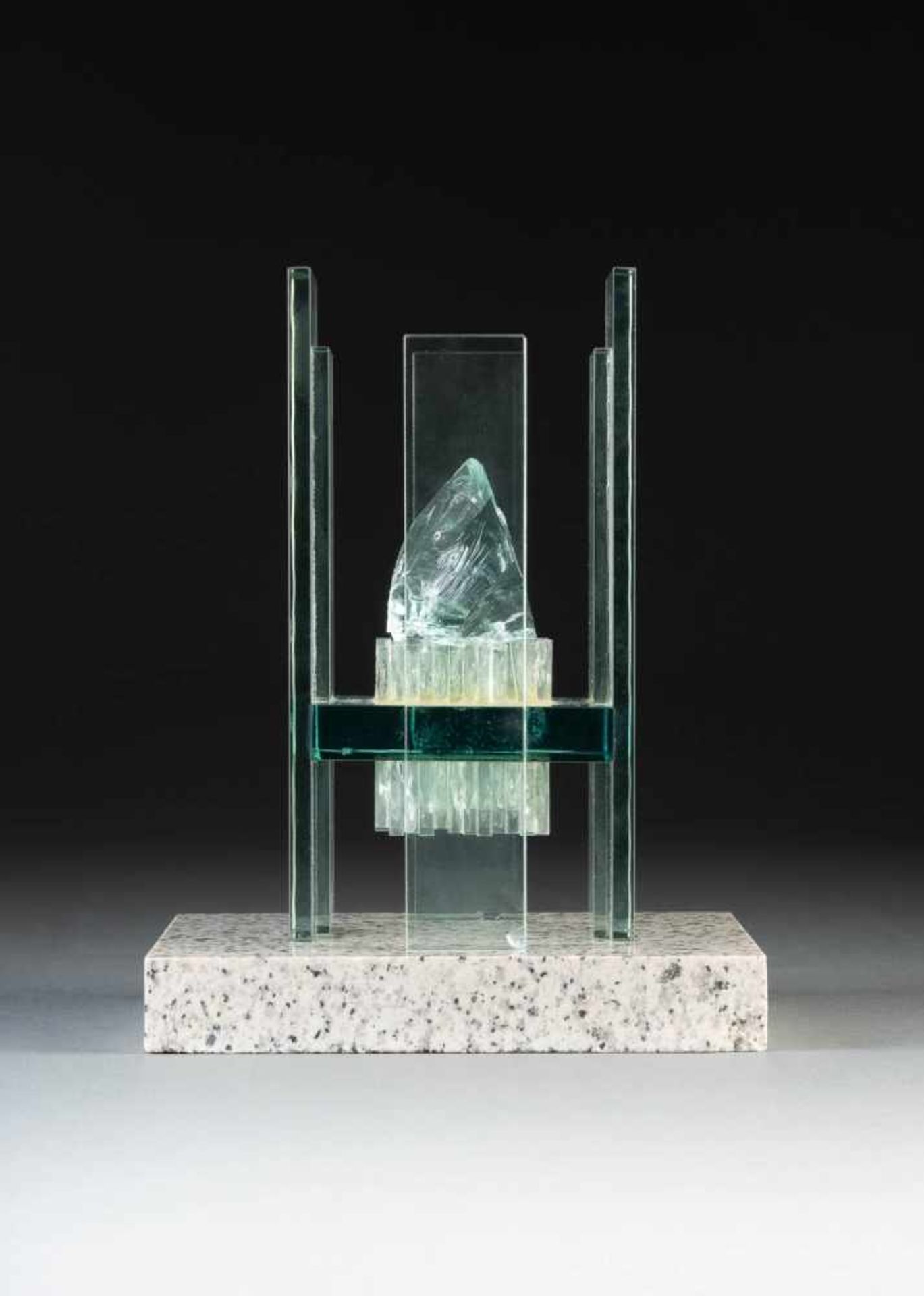 HORST MÖLLEKEN1937 Zingst TRANSPARENCY Flat glass, crysatl glass, stone base. 23 x 13 x 13 cm.