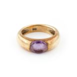 AMETHYST-RING Gelbgold. Ringmaß ca. 55, Ges.-Gew. ca. 9,3 g. Gest. 585. Ein oval facettierter