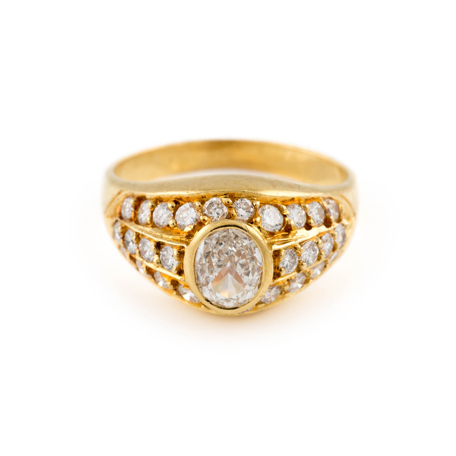 DIAMANT-RING Gelbgold. Ringmaß ca. 53, Ges.-Gew. ca. 5,3 g. Geprüft 18 K. Ein ovaler Diamant im