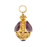 HISTORISCHER AMETHYST-ANHÄNGER Gelbgold. L. 3,8 cm, Ges.-Gew. ca. 20 g. Geprüft 21,6 K. Aufwendig