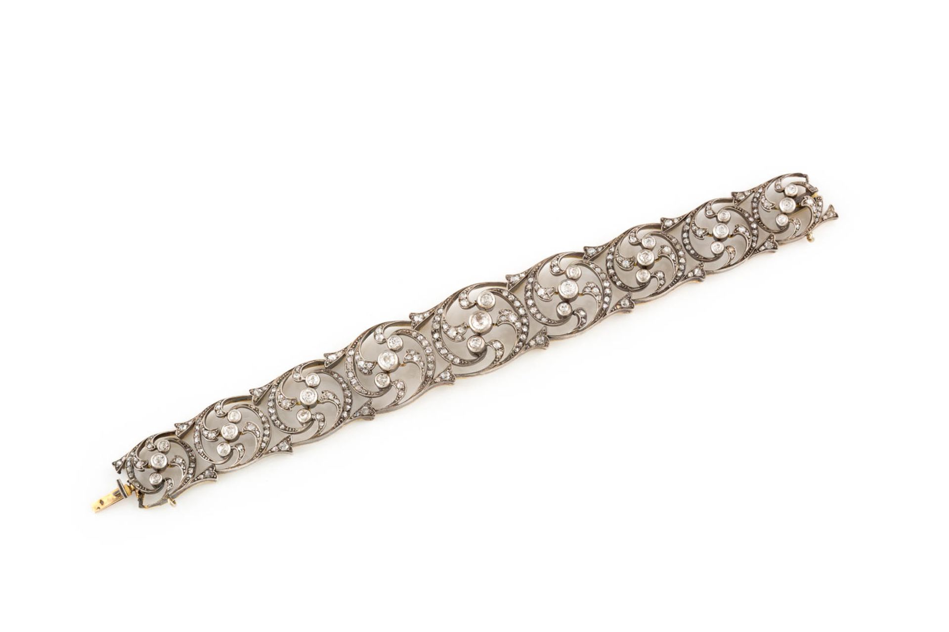 DIAMANT-ARMBAND Frankreich, 19. Jh. Gelbgold, Silber. L. 18 cm, Ges.-Gew. ca. 36,2 g. Gold geprüft