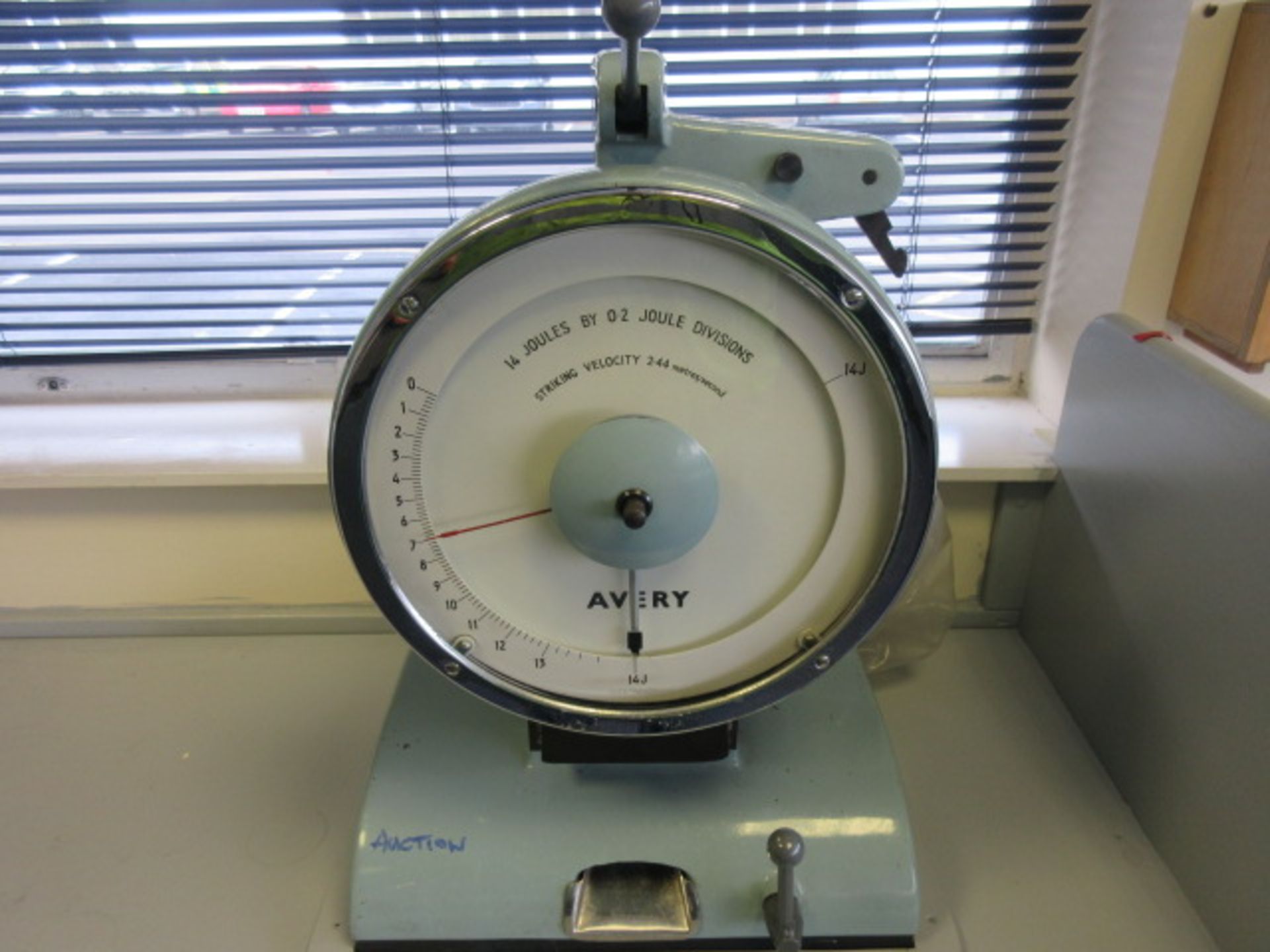AVERY 14 J BENCH TOP IMPACT TESTER