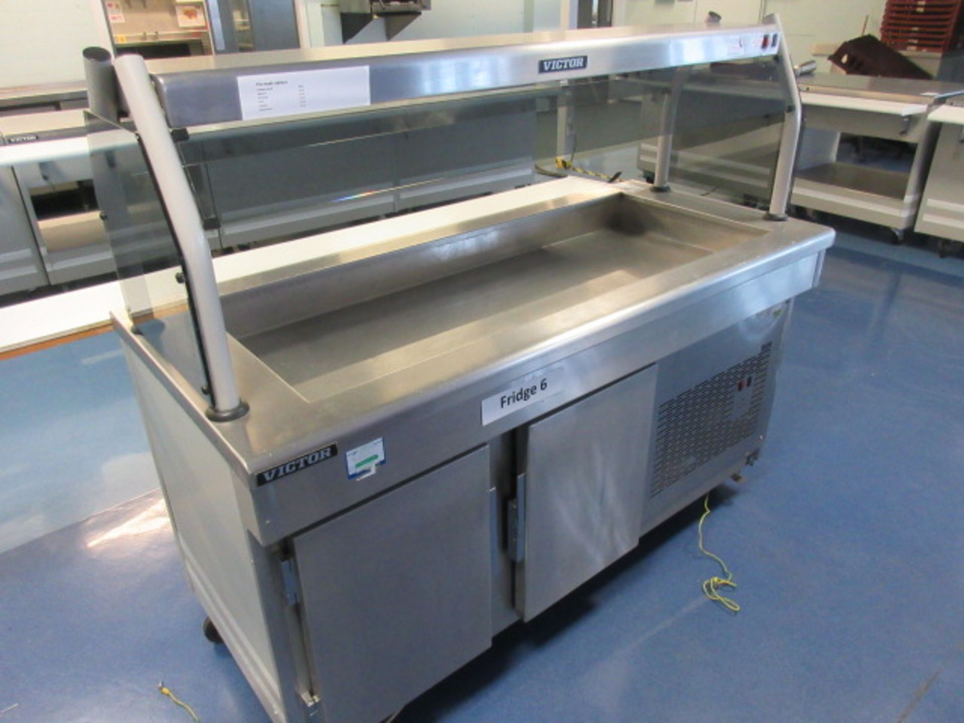 VICTOR REFRIGERATED UNIT WITH TRAY SHELF