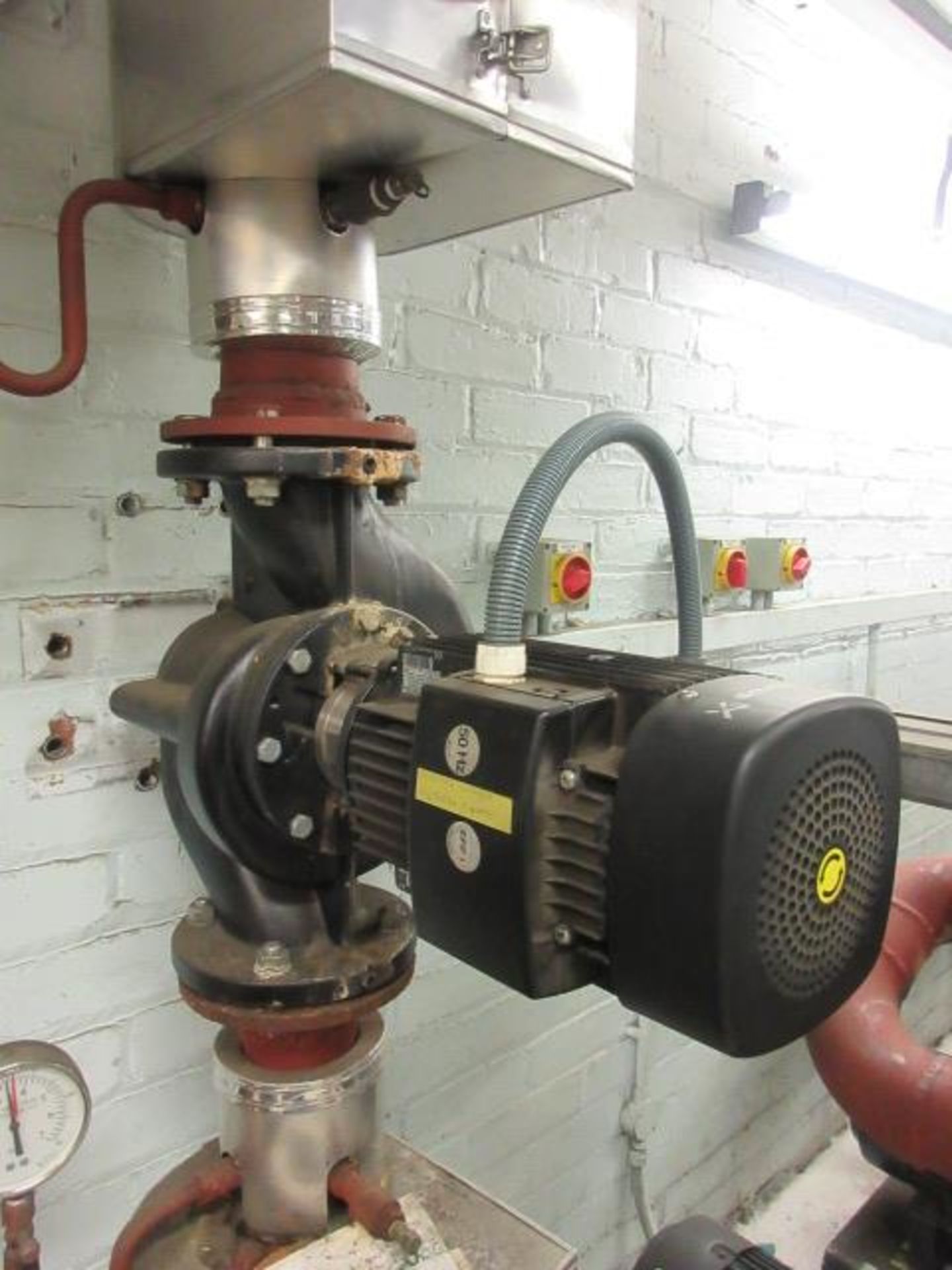 5 OFF WATER PUMPS, VALVES AND IMMEDIATE ANCILLARY PIPEWORK FOR HEATING SYSTEM - Image 3 of 5