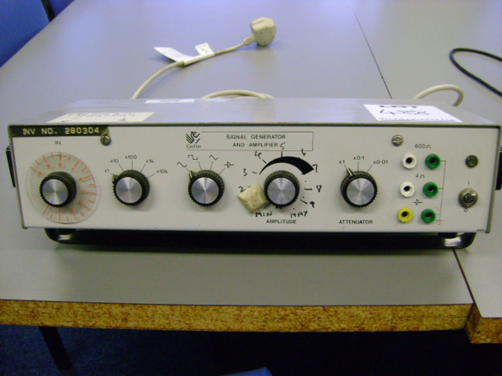 GRIFFIN & GEORGE SIGNAL GENERATOR & AMPLIFIER 240V