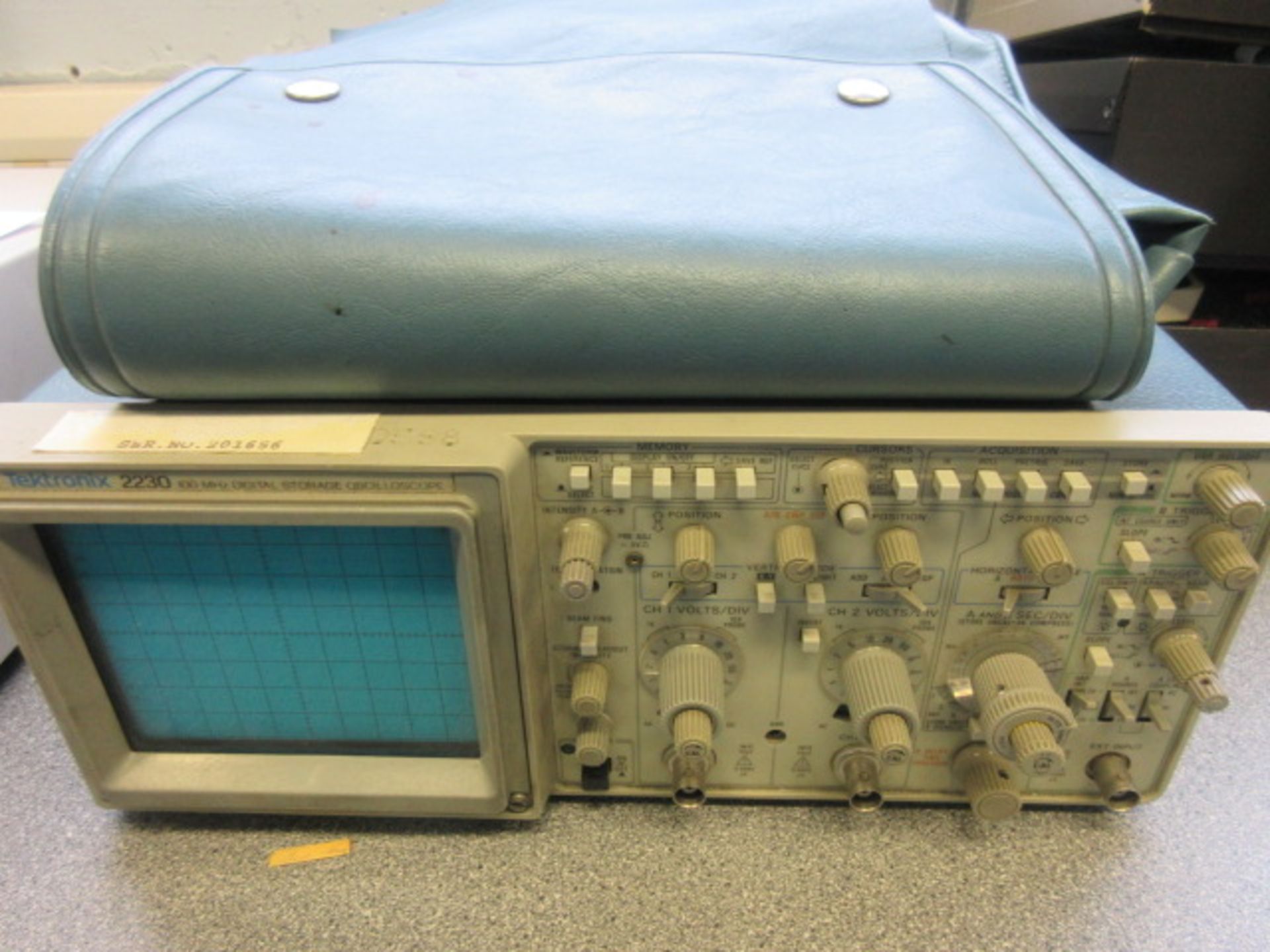 TEKTRONIX 2230 100 MHz DIGITAL STORAGE OSCILLOSCOPE